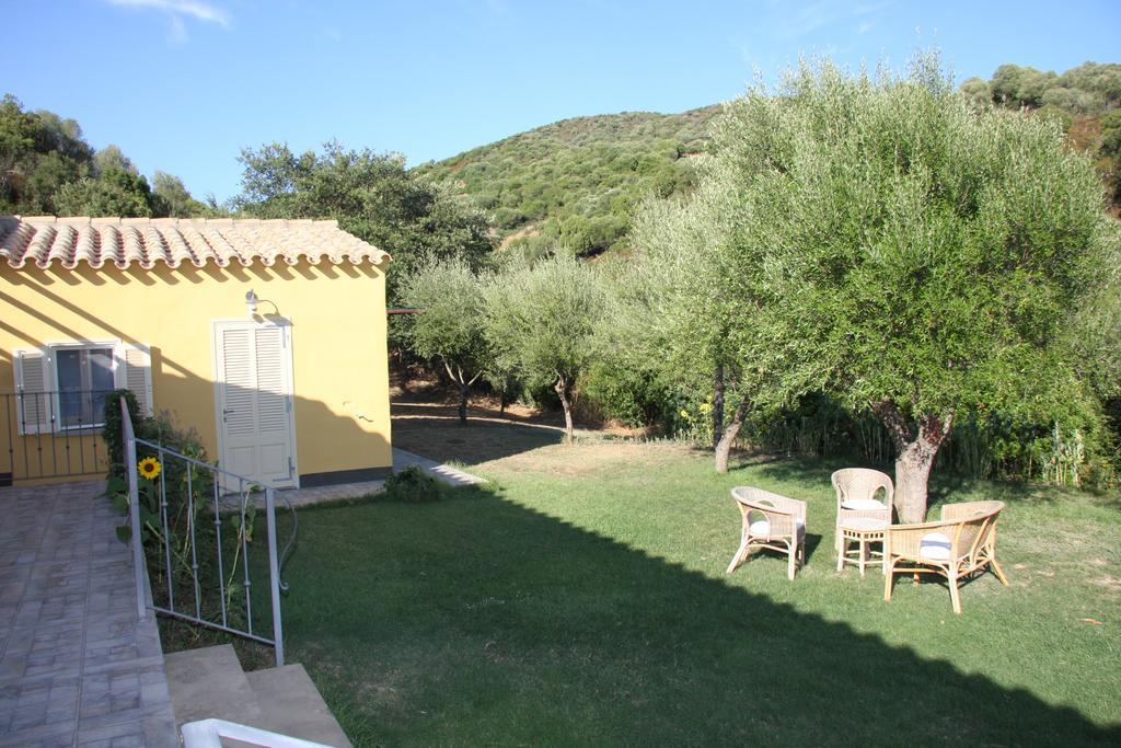 Agriturismo S'Arxola Villa Теулада Екстериор снимка